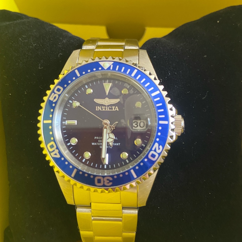 Invicta NWT Blue Face/Silver Band in box